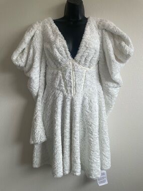 NWT ASOS Luxe White Faux Fur Mini Dress Puff Sleeve Corset Style Size 6